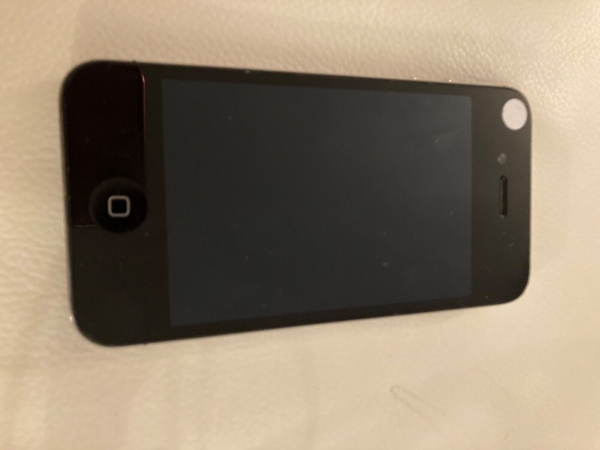 Apple iPhone 4s – 8GB – Schwarz (entsperrt) A1387 (CDMA+GSM) mit Ladestecker 