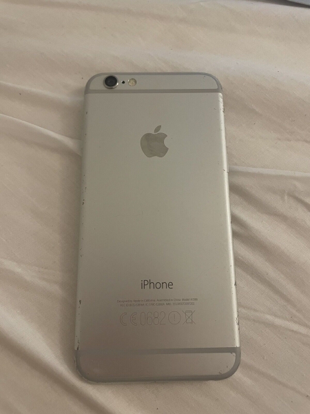 Apple iPhone 6, silber kaputt, also nur für Teile