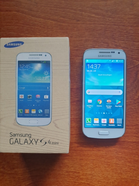 Samsung  Galaxy S4 mini GT-I9195 – 8GB – Weiß (T-Mobile) Smartphone + Flipcase