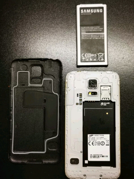 Samsung S5 Modell SM-G900F Smartphone defekt inkl. Akku ohne Ladekabel