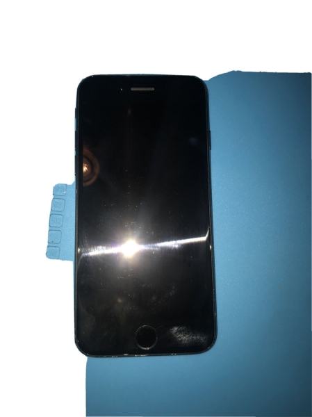 Apple iPhone 7 – 32GB – Jetschwarz (entsperrt) A1778 (GSM)