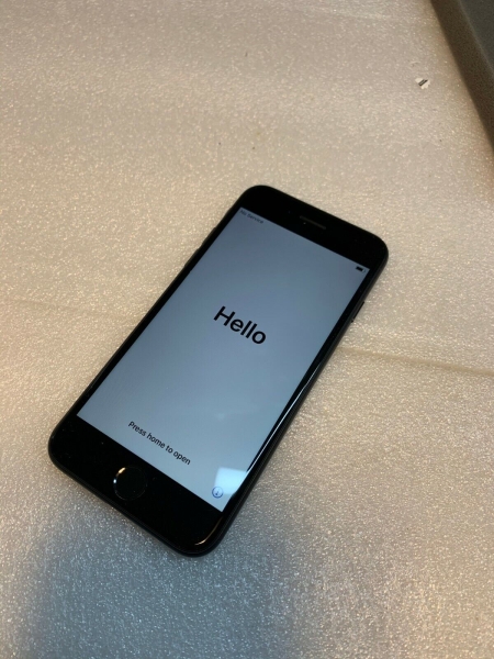 Apple iPhone 7 – 32GB – Schwarz (Vodafone) A1778 (GSM)