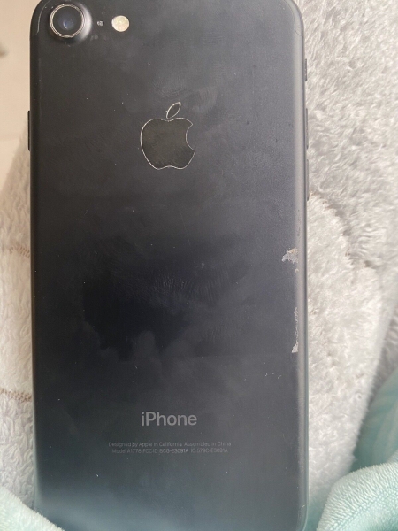 Apple iPhone 7 – 32GB – Schwarz (Vodafone) A1778 (GSM)