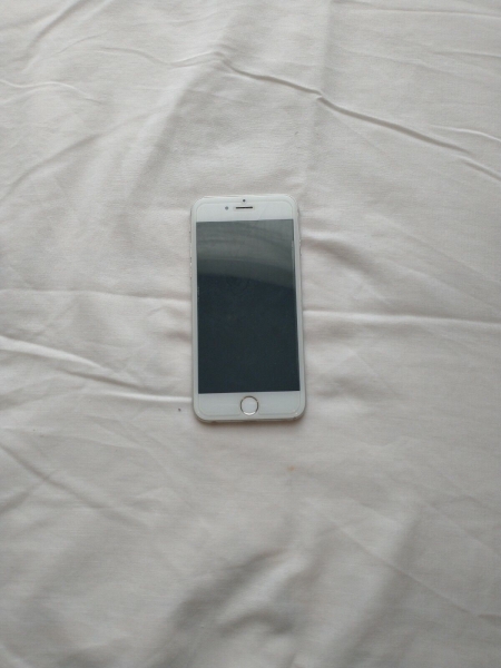 Apple iPhone 6 – 16 GB – silber (iD Mobile) A1586 (CDMA + GSM)