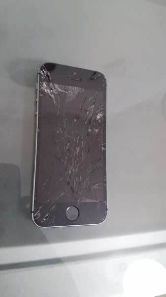 Apple iPhone 5s – Defekt – Für Ersatzteile – PREISVORSCHLAG MACHEN!!