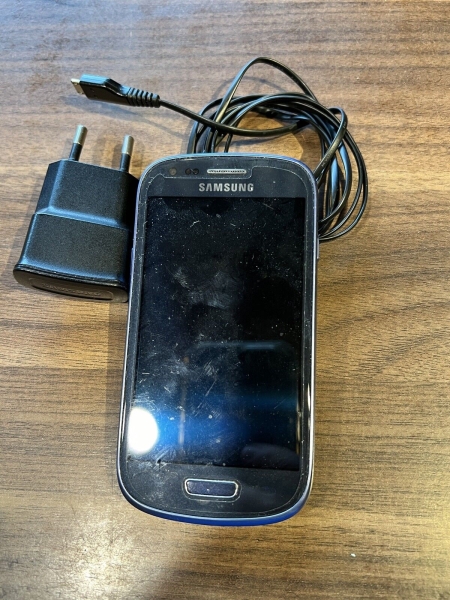 Samsung Galaxy S III mini GT-I8200N – 8GB – Blau (Ohne Simlock) Smartphone