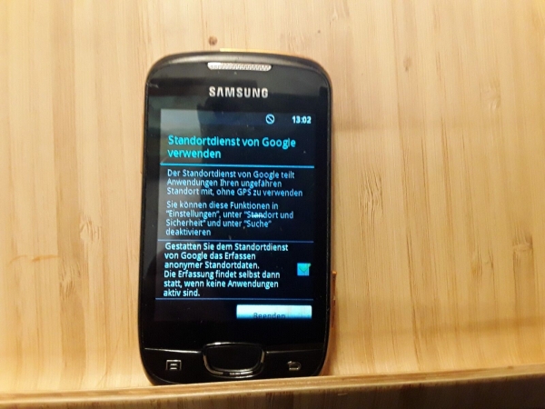 Handy Samsung GT S5570 schwarz ohne Simlock Smartphone