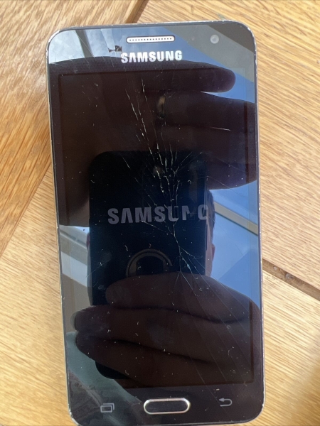 Samsung Galaxy A3 A300FU – 16GB – Schwarz (entsperrt) Android 6 Smartphone