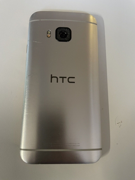 HTC  One M9 – 32GB (Ohne Simlock) Smartphone – Silver-Gold