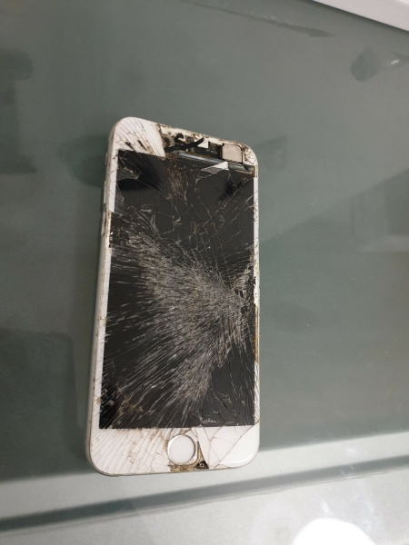 Apple iPhone 6 – DEFEKT – NUR FÜR TEILE – ANGEBOTE