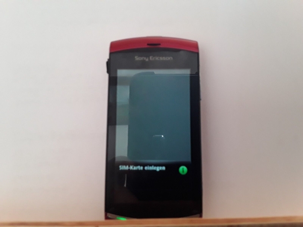 Handy Sony Ericsson U5i rot (Ohne Simlock) Smartphone