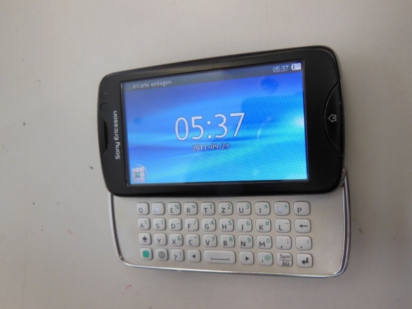 Sony Ericsson  txt pro CK15i – Schwarz Smartphone