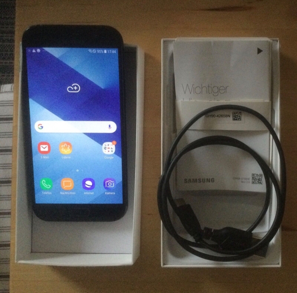 Samsung Galaxy A5 Smartphone 5.2 Zoll 32GB (Ohne Simlock)  Schwarz