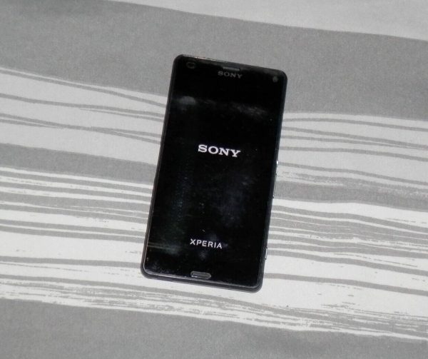 Sony Xperia Z3 Compact D5803 – 16GB – Schwarz Smartphone