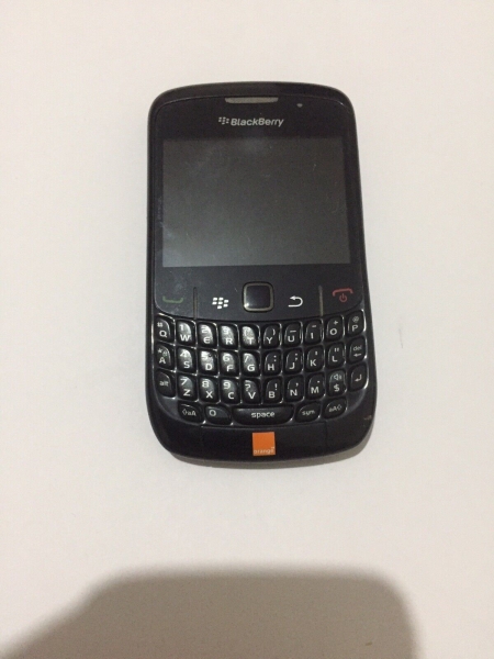 BlackBerry Curve 8520 – Smartphone schwarz (orange)