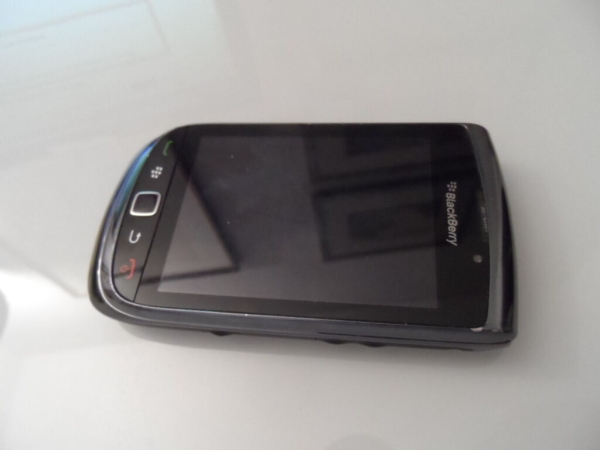 BlackBerry Torch 9800 Lackabplatzer  4GB Ohne Simlock Smartphone -ohne Netzteil-