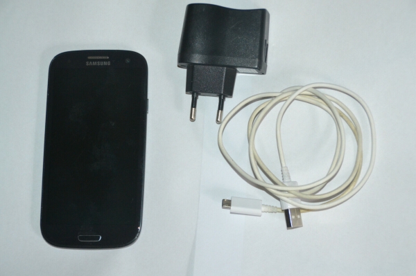 Samsung Galaxy S3 GT-I9300 Schwarz 16GB Smartphone