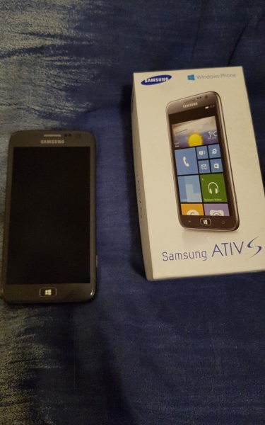 Samsung  ATIV S GT-I8750 – 16 GB – Aluminium Silver Smartphone