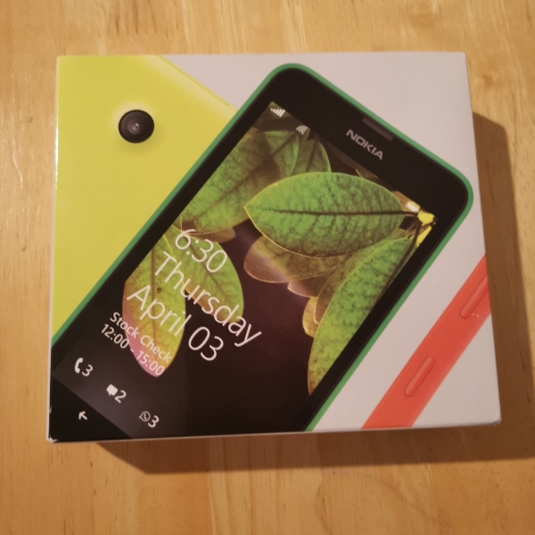 Nokia Lumia 630 – 4,5″ Display Smartphone 5,0 MP Kamera 512MB RAM 8GB Speicher