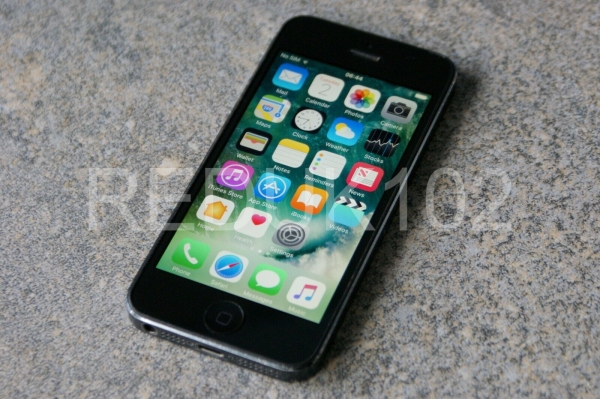 Apple iPhone 5 16GB schwarz & schiefer entsperrt MD297B/A A1429 defekt