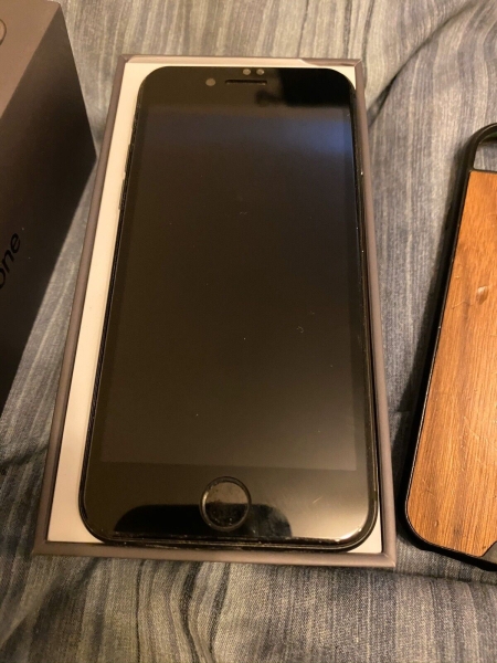 Apple iPhone 8 – 64 GB – Spacegrau (entsperrt) – Handy