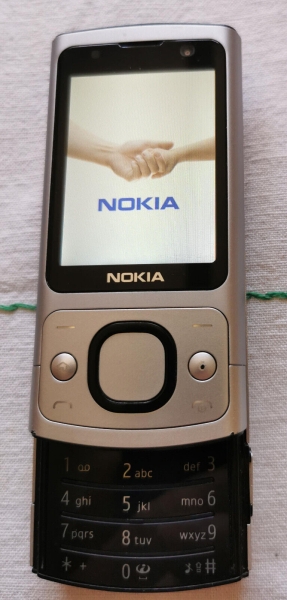 Nokia  Slide 6700 – Silber (Ohne Simlock) Smartphone Slider, fast wie neu