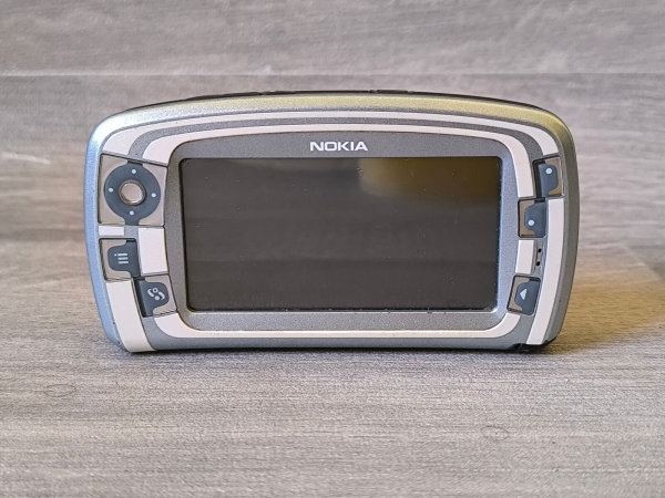 Nokia 7710 Smartphone (entsperrt) – Silber