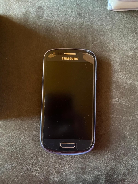 Samsung Galaxy S III mini GT-I8200N – 8GB – Blau (Ohne Simlock) Smartphone