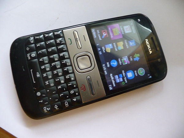 ORIGINAL Nokia E5 00 Smartphone Qwerty Tastatur GPS 3G FM WiFi Telefon ON EE