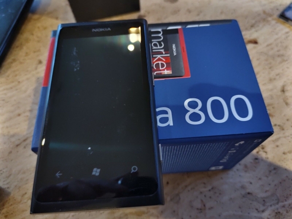 Nokia Lumia 800 – 16 GB – Schwarz (O2) Smartphone