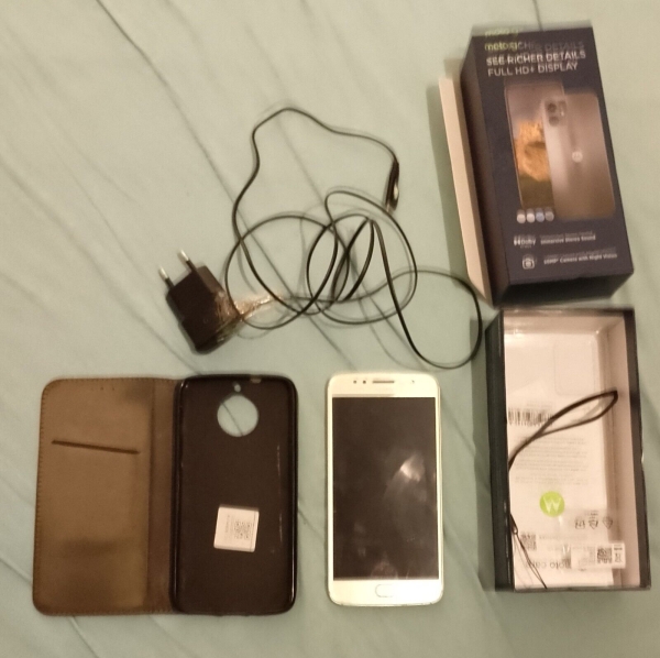 Motorola  MOTO G5S- Gold (Ohne Simlock) Smartphone,Hülle,Lade,OrigVerpackg