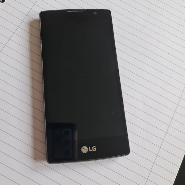 1 x LG Smartphone – nur für Ersatzteile oder Reparaturen