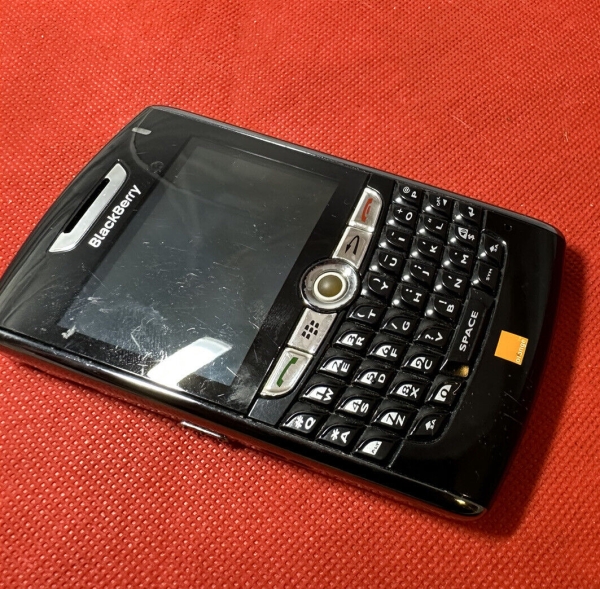 BlackBerry 8820 – Schwarz (entsperrt) Smartphone unvollständig