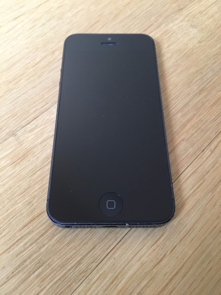 Apple iPhone 5 – 32GB – Smartphone schwarz & schiefer (entsperrt) (MD299DN/A)