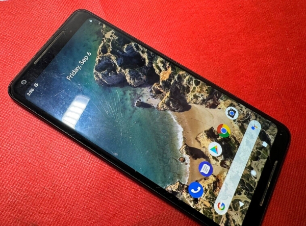 Google Pixel 2 XL Grau Smartphone Defekt Schaden