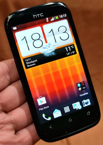 HTC Desire X schwarz (entsperrt) 3G Smartphone Top Zustand mit Ladegerät