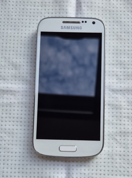 Samsung  Galaxy S4 mini GT-I9195 – 8GB – Weiß (Ohne Simlock) Smartphone