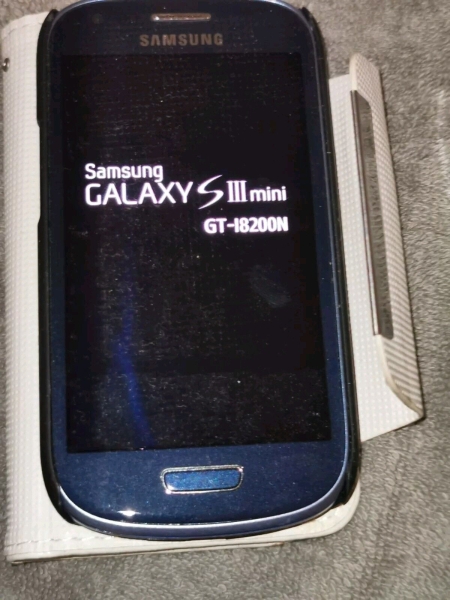 Samsung Galaxy S3 mini Smartphone GT-I8200N 8GB entsperrt günstig Handy