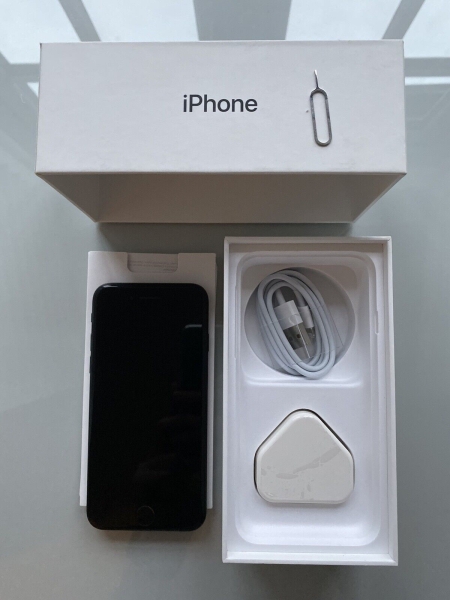 Apple iPhone 7 – 32 GB – Schwarz (entsperrt) A1778 (GSM)