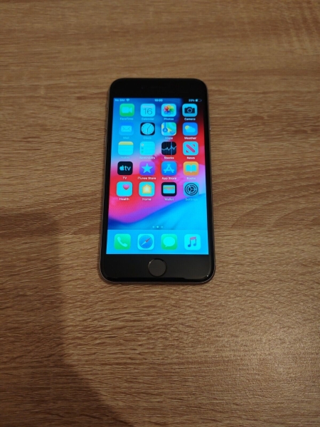 Apple iPhone 6 – 16GB – Space Grau (O2) A1586