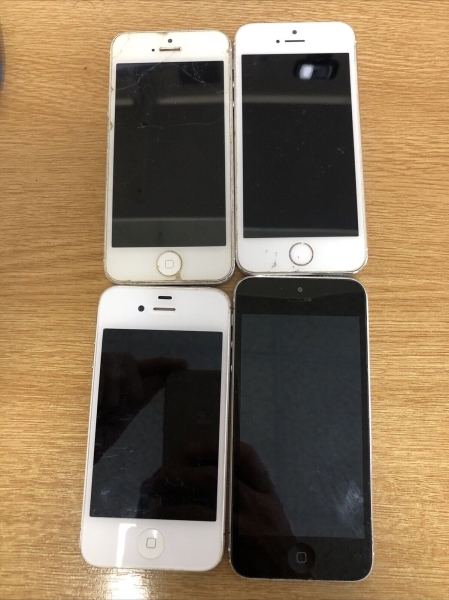 (Vier) Apple iPhones A1457 & A1429 & A1429 & A1387 (nur für Ersatzteile)