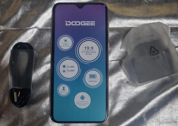 DOOGEE X90, Android 8.1, Dual-SIM, Quad-Core, goldfarben Smartphone, OVP geöffnet