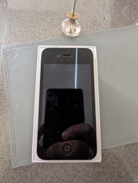 Gebrauchtes Apple iPhone 4s – 8GB – Schwarz (Vodafone) A1387 (CDMA + GSM) TOP