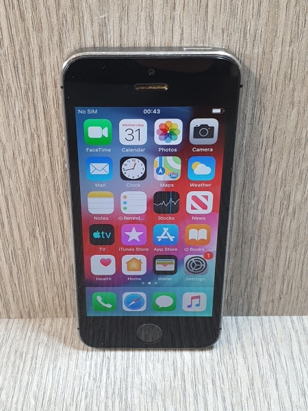 A1457 Apple iPhone 5s 16GB grau (schwarzes Gesicht) Vodafone gesperrt Grade C EC3101