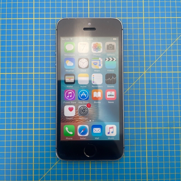 Apple iPhone 5s – 16 GB – Spacegrau (entsperrt) A1457 (GSM)