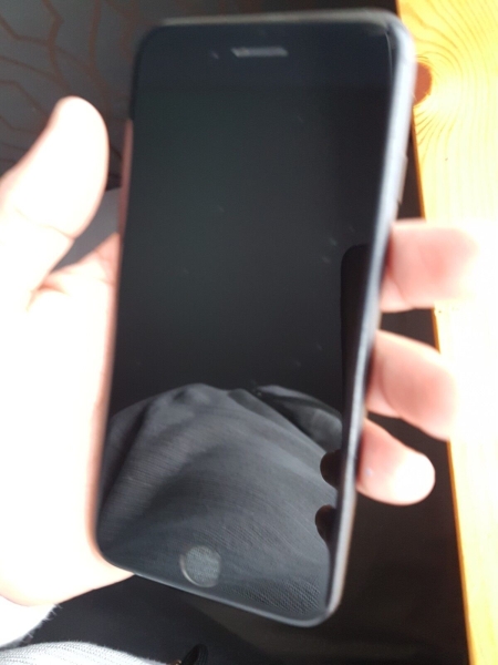 Apple iPhone 7 – 32 GB – Schwarz (entsperrt) A1778 (GSM)