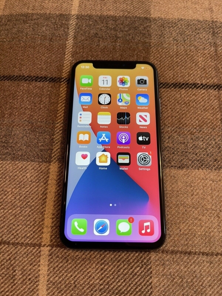 Apple iPhone X – 64 GB – Spacegrau (entsperrt) A1901 (GSM)