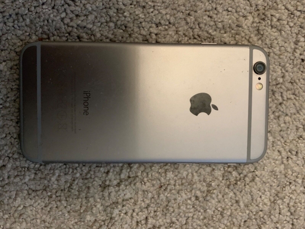 Apple iPhone 6s – Spacegrau – 64GB Speicher. 