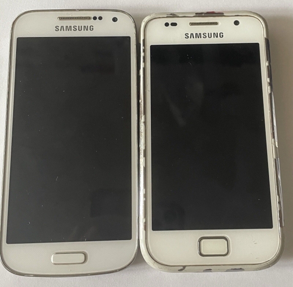 Samsung Galaxy S4 mini GT-I9195 + Galaxy S I9000 – 2x Android Smartphones. weiß