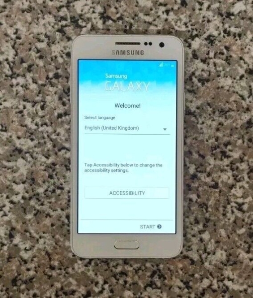 Samsung Galaxy A3 SM-A300FU, 16 GB weiß. (entsperrt)